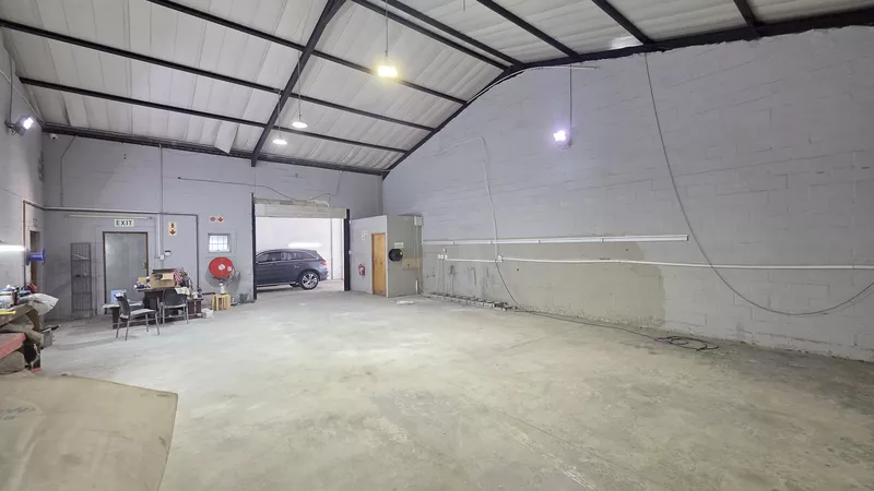 600 m² Industrial for sale in Strand, 43 George Street, George Park, Strand (photo 11)
