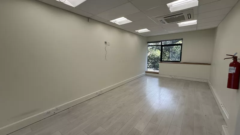 415 m² Office to let in Newlands, Slade House, Boundary Terraces (photo 18)