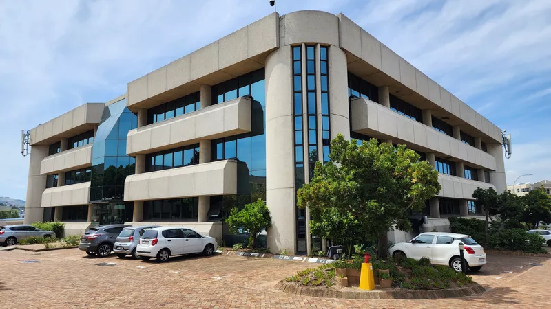 278 m² Office to let in Tyger Valley, Parc du Cap 3 (photo 1)