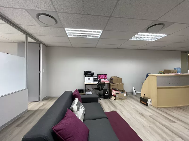 128 m² Office to let in Cape Town City Centre/CBD, One Thibault (photo 9)