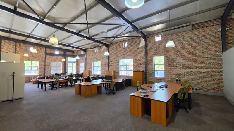 1 085 m² Office for sale in Century City, 13 Edison Way (photo 15)