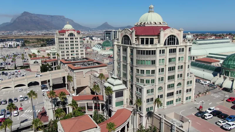 147 m² Office to let in Century City, Canal Tower - West (photo 3)
