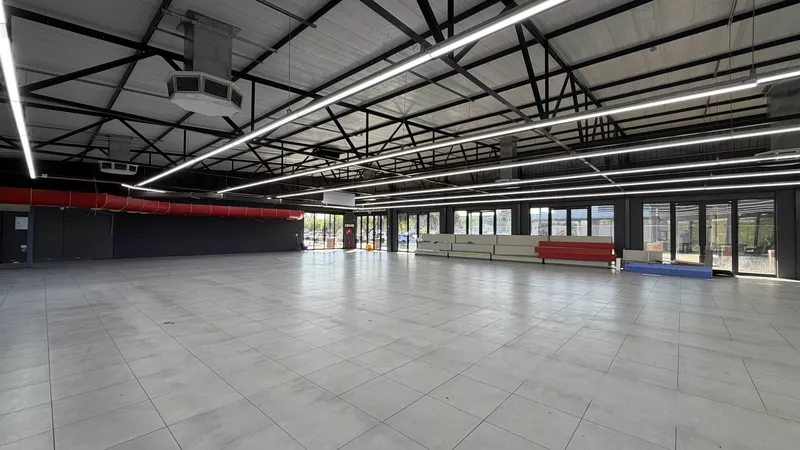 800 m² Retail property to let in Brackenfell, Brackenfell Shopping Centre (photo 18)