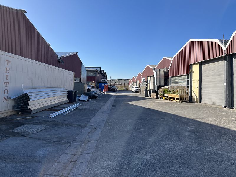 120 m² Industrial to let in Southern Suburbs, Celie Road Industrial Park - Block C (photo 3)