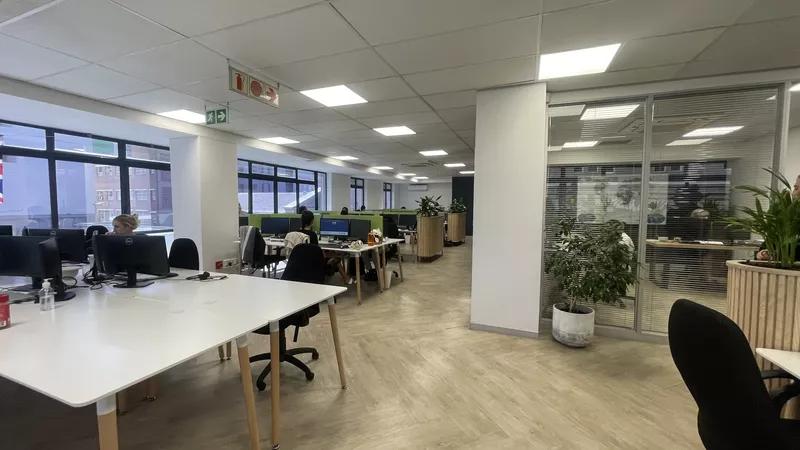 509 m² Office to let in Cape Town City Centre/CBD, 33 Bree Street (photo 9)