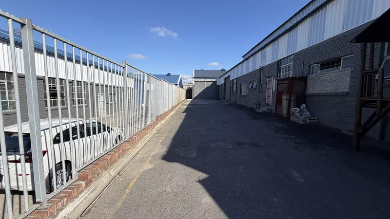 425 m² Industrial to let in Stikland Industrial, 12 Farad Street (photo 19)