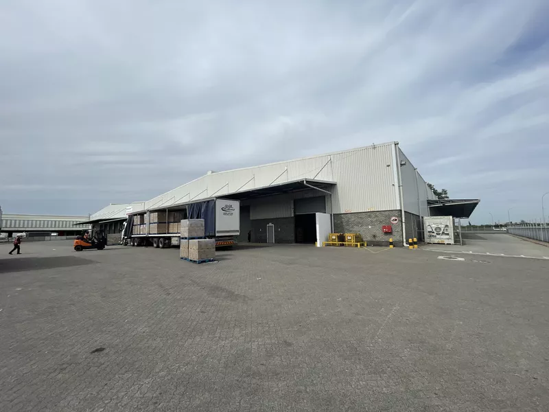 12 879 m² Industrial to let in Parow Industrial, 43 Radnor Road (photo 1)