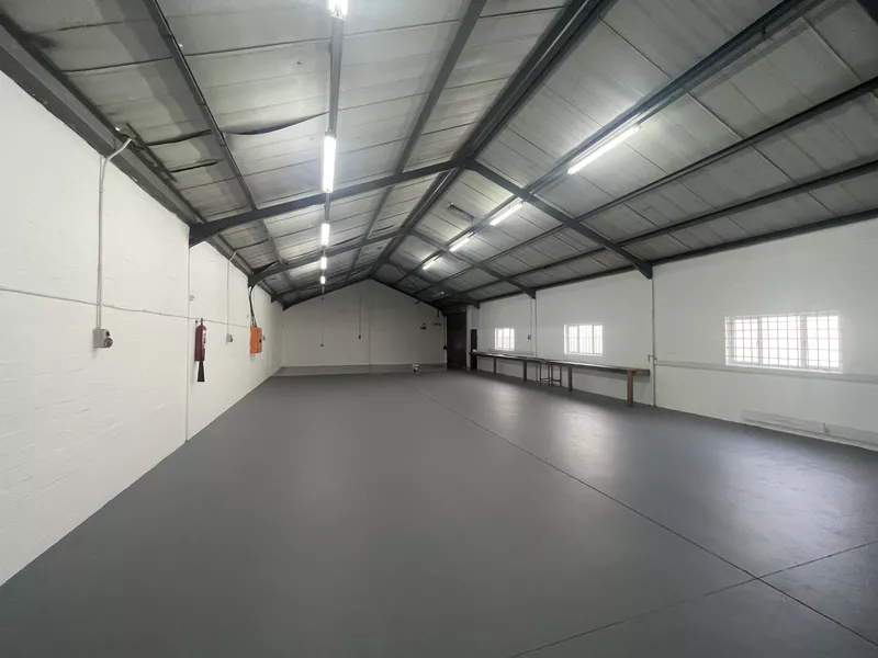 277 m² Industrial for sale in Ottery, Regent Park, C1 (photo 4)