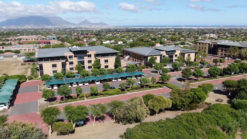 2 516 m² Property to let in Plattekloof Office Park, Plattekloof Office Park - Block C (photo 1)