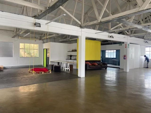 280 m² Office to let in Cape Town, Planet Art (photo 3)