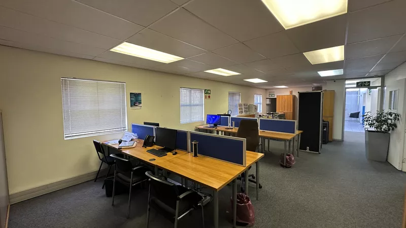 1 108 m² Industrial to let in Marconi Beam, Rainbow Park 1 (photo 16)