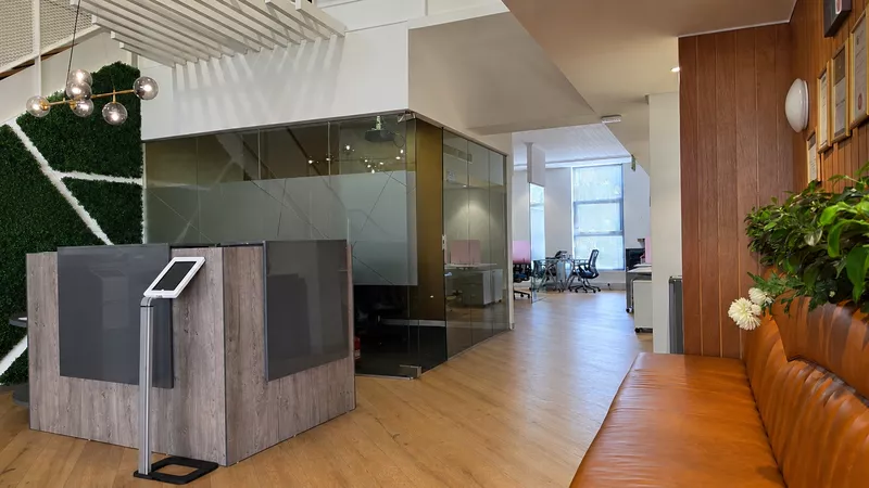 180 m² Office for sale in Century City, Bridgewater One - Studios (Block B) (photo 19)