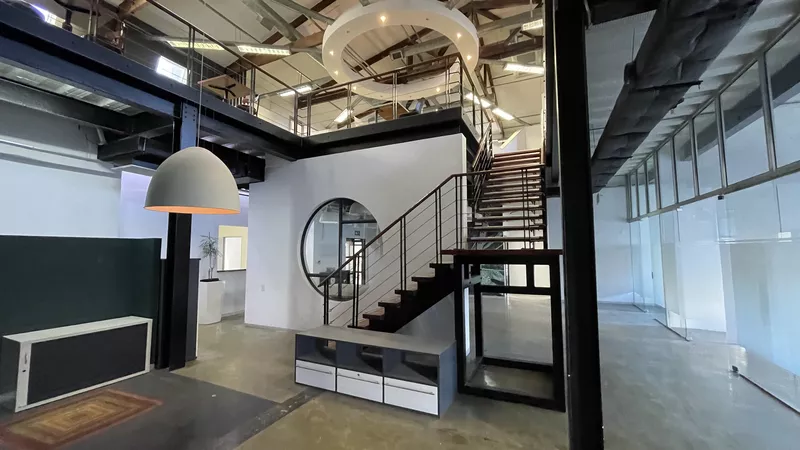 883 m² Office to let in Cape Town City Centre/CBD, 30 Keerom Street (photo 6)