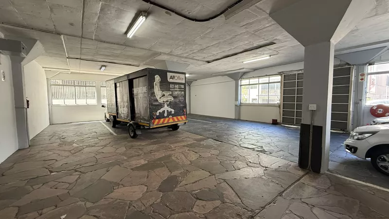 4 832 m² Office to let in Observatory, 9 Browning Road (All Office) (photo 4)