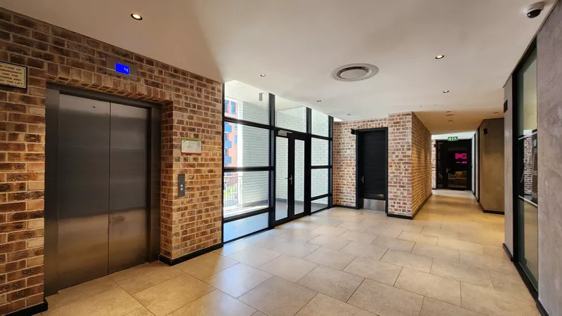 136 m² Property to let in Bridgeways Park, Bridgewater One - Suites (Block C) (photo 3)