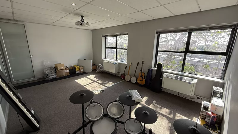 141 m² Office to let in Mowbray, River Park (photo 18)