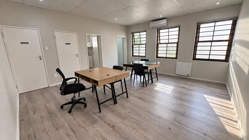 90 m² Office to let in Bateleur Office Park, Sunbird Office Park (photo 7)
