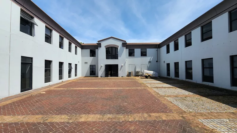 3 132 m² Office for sale in Waterford Place Office Park, 1 Boundary Road (photo 71)