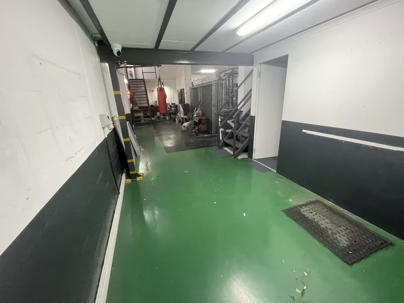 380 m² Industrial to let in Ottery, Ottery Park (photo 7)