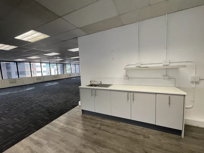 498 m² Office to let in Cape Town City Centre/CBD, 2 Long Street (photo 13)