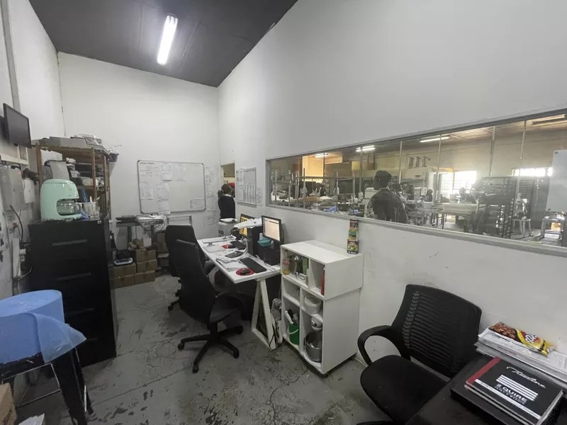 1 255 m² Industrial to let in Cape Town, 88 Roodebloem Road (photo 12)
