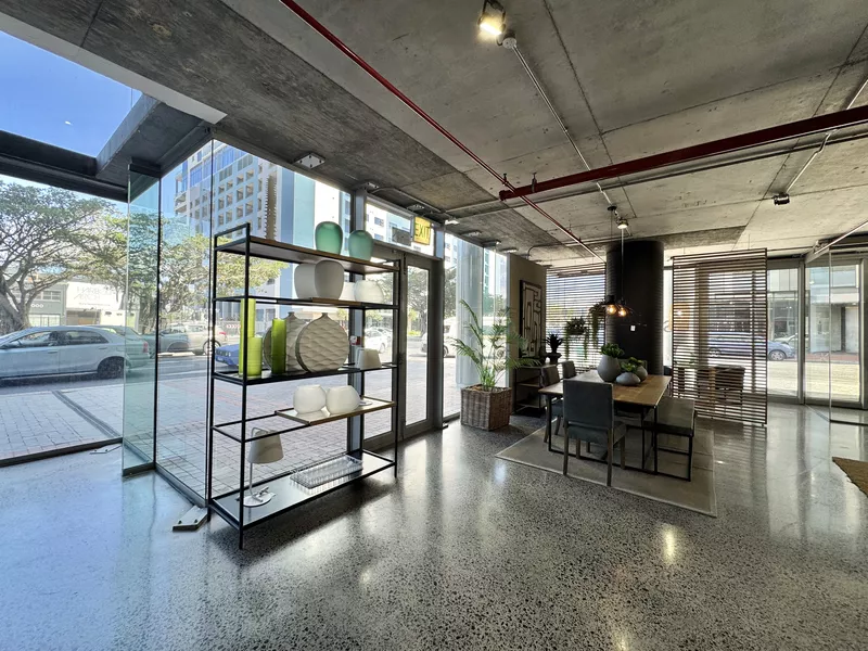 1 038 m² Retail property to let in Cape Town City Centre/CBD, The Halyard (photo 4)