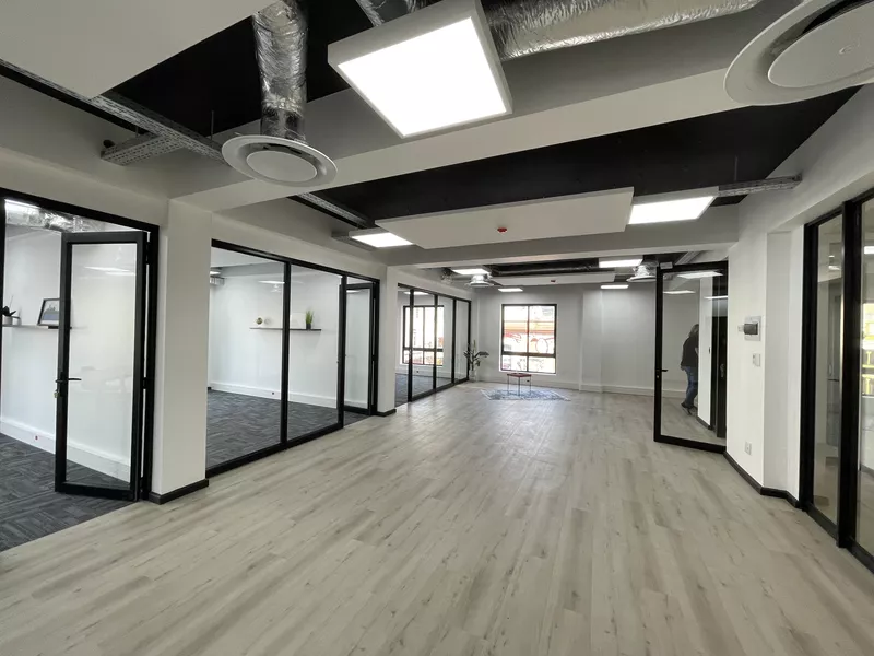 215 m² Office to let in Cape Town City Centre/CBD, 172 Long Street (photo 8)