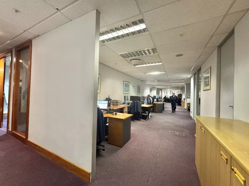 796 m² Office for sale in Cape Town City Centre/CBD, 5 St. Georges Mall (photo 11)