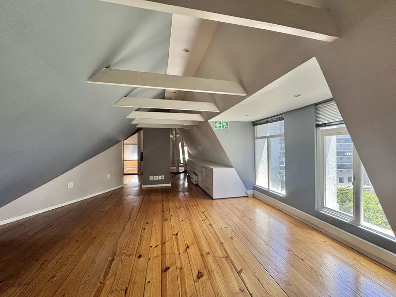 211 m² Office to let in Cape Town City Centre/CBD, 29 Loop Street (photo 11)