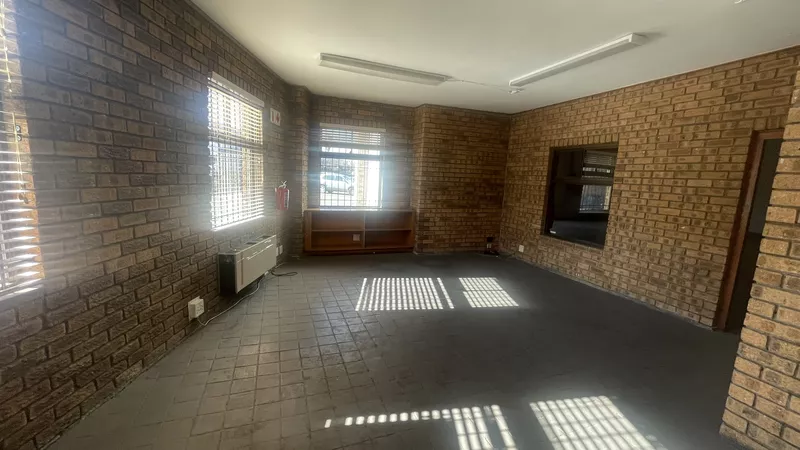 350 m² Industrial to let in Epping, Denval Industrial Park (photo 9)