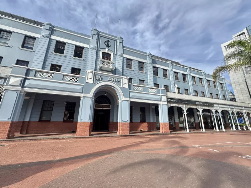 373 m² Office to let in Cape Town City Centre/CBD, North Wharf (photo 1)