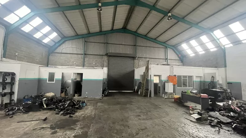 900 m² Industrial to let in Ottery, 2 Ferndale Drive (photo 13)