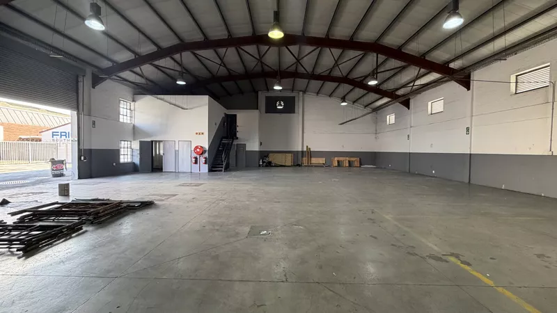 1 111 m² Industrial to let in Paarden Eiland, 5 Louis Glassman Road (photo 3)