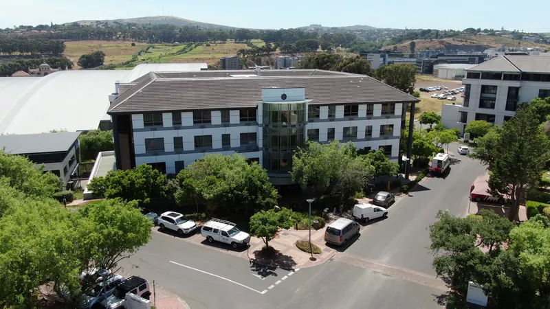 374 m² Office to let in Tijgerpark, Tijger Park Building 3 (photo 3)