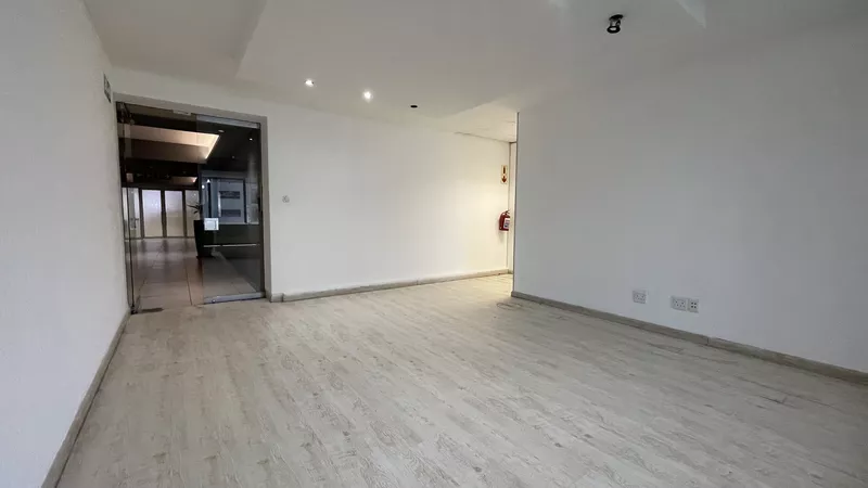 234 m² Office to let in Cape Town City Centre/CBD, 2 Long (photo 5)