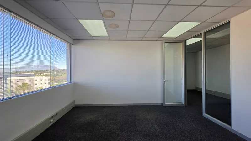 562 m² Office to let in Tyger Valley, Bloemhof (photo 42)
