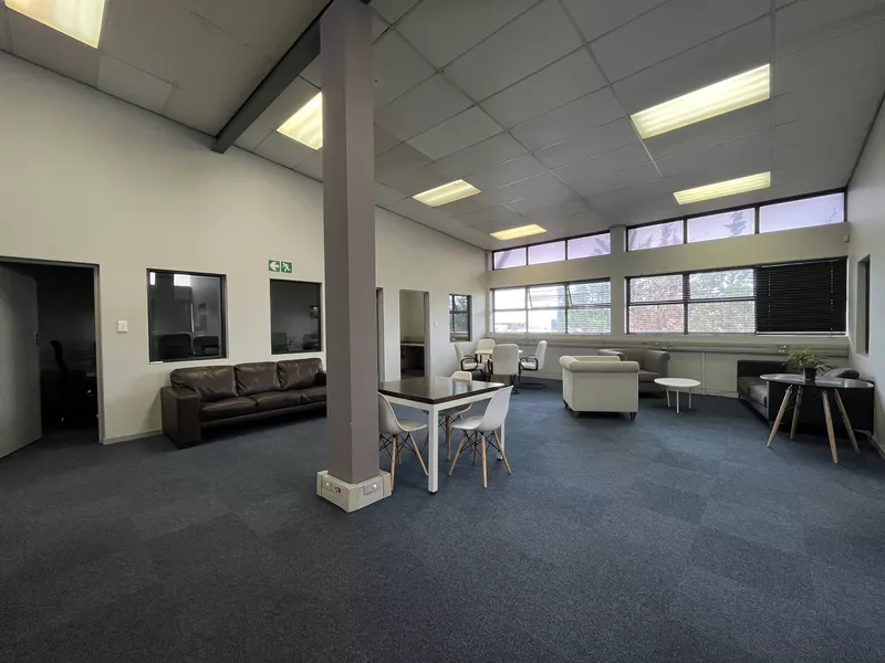 1 890 m² Industrial to let in Airport Industrial, 33 - 37 Aviation Crescent (photo 18)