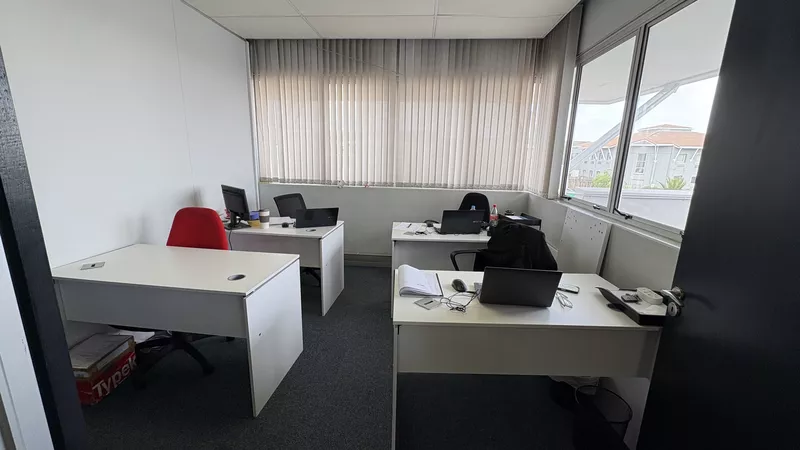 141 m² Office to let in High Street Village, 3 High Street - High Street Village (photo 25)