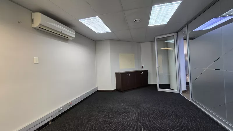 632 m² Office to let in Tyger Waterfront, Avanti South Block (photo 15)