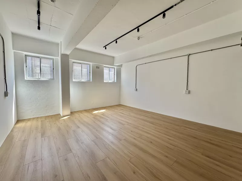 800 m² Office to let in Cape Town, 60 Roeland Street (photo 18)