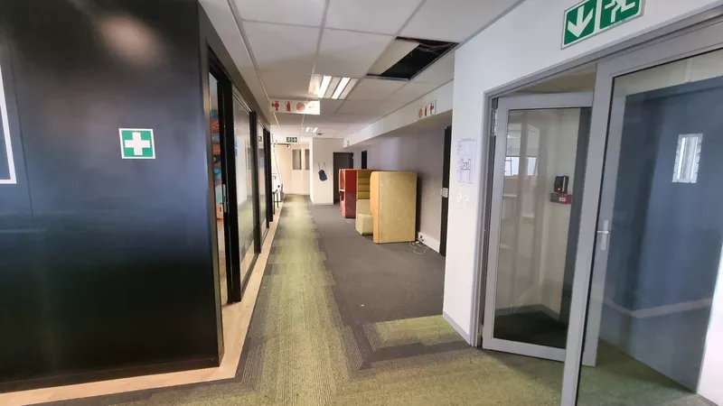 767 m² Office to let in Cape Town City Centre/CBD, Thomas Pattullo (photo 2)