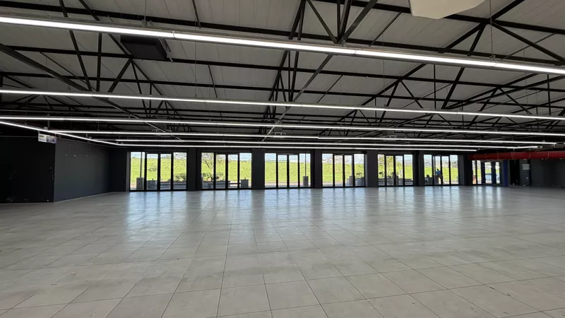 800 m² Retail property to let in Brackenfell, Brackenfell Shopping Centre (photo 13)