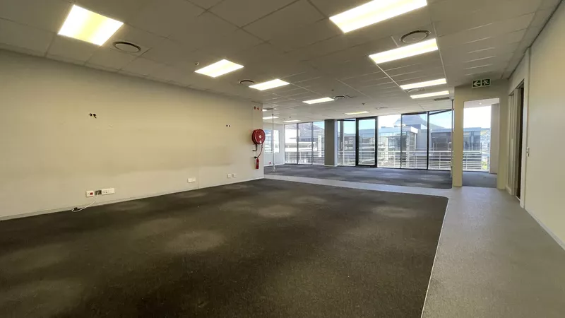 720 m² Office to let in Woodstock, The Boulevard (photo 21)