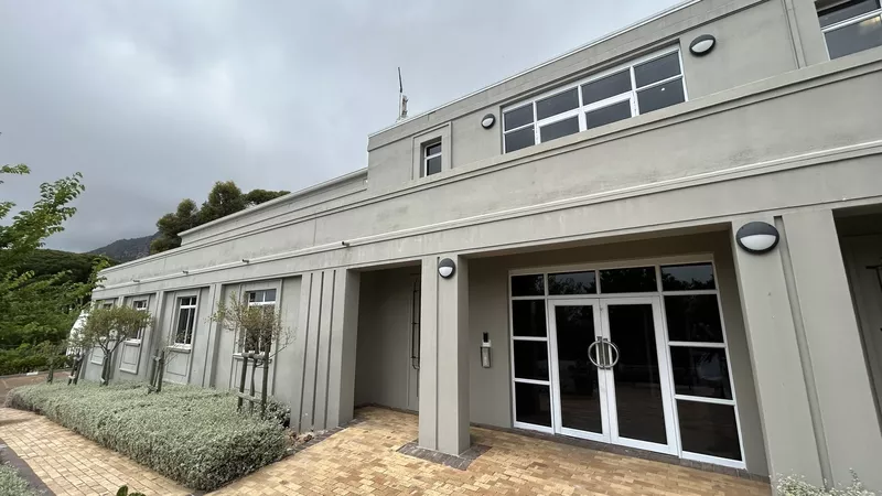 490 m² Office to let in Westlake, Silverwood Close, Steenberg Office Park (photo 3)