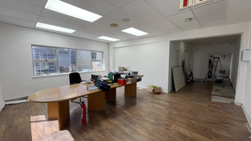 153 m² Office to let in Salt River, 2 Queens Park (photo 12)