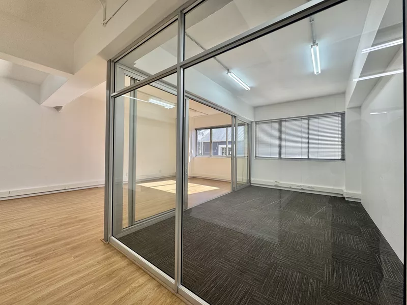 363 m² Office to let in Cape Town, So (photo 25)