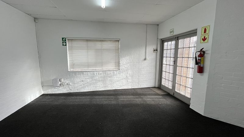 1103m² Warehouse, Ottery (photo 16)