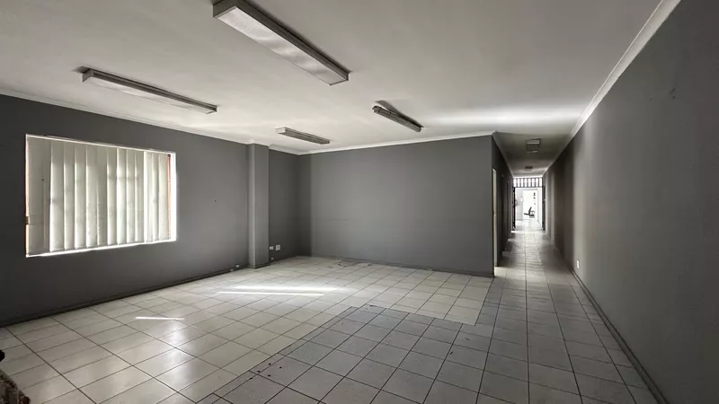 2 500 m² Industrial to let in Milnerton, 5 Marconi Cresent (photo 16)