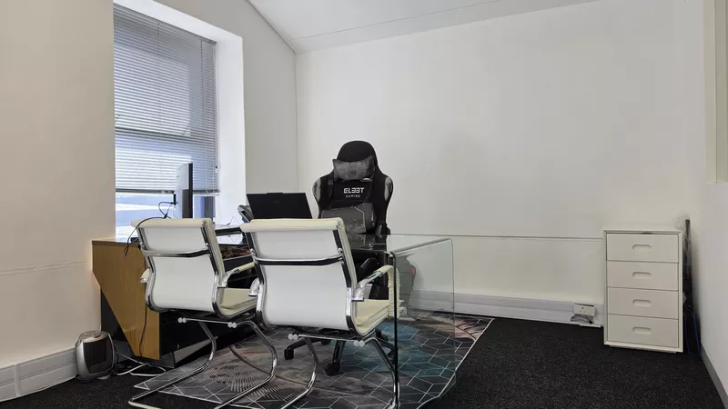 180 m² Office for sale in Century City, Bridgewater One - Studios (Block B) (photo 46)