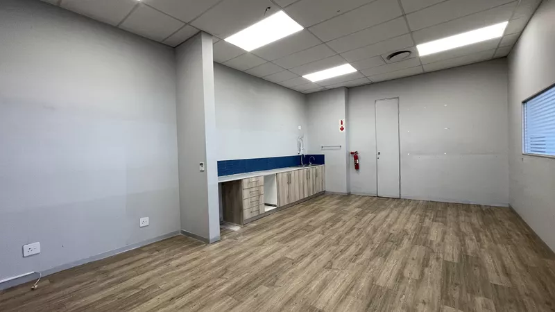 720 m² Office to let in Woodstock, The Boulevard (photo 34)
